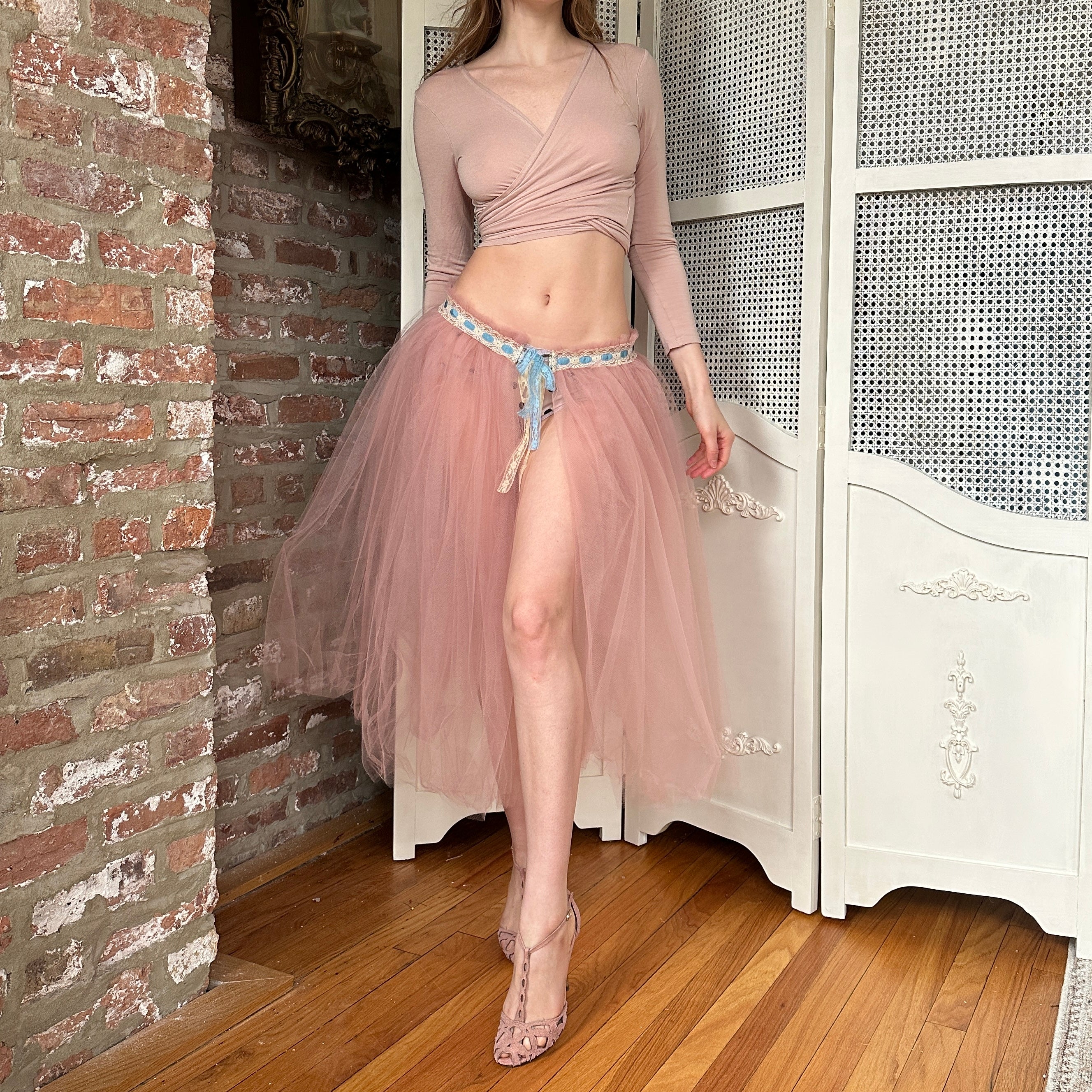 The Devon Ballerina Petticoat Style Midi Skirt (M)