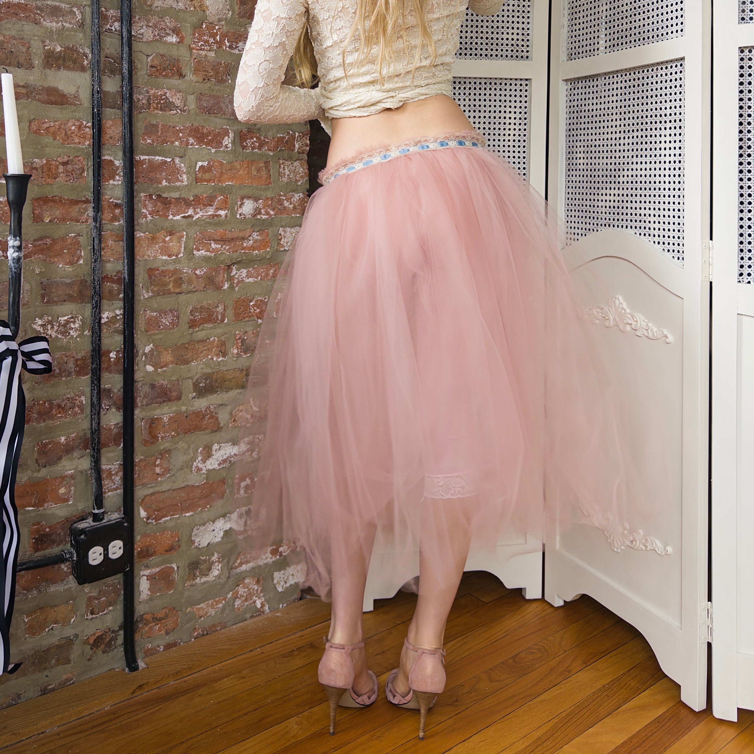 The Devon Ballerina Petticoat Style Midi Skirt (M)