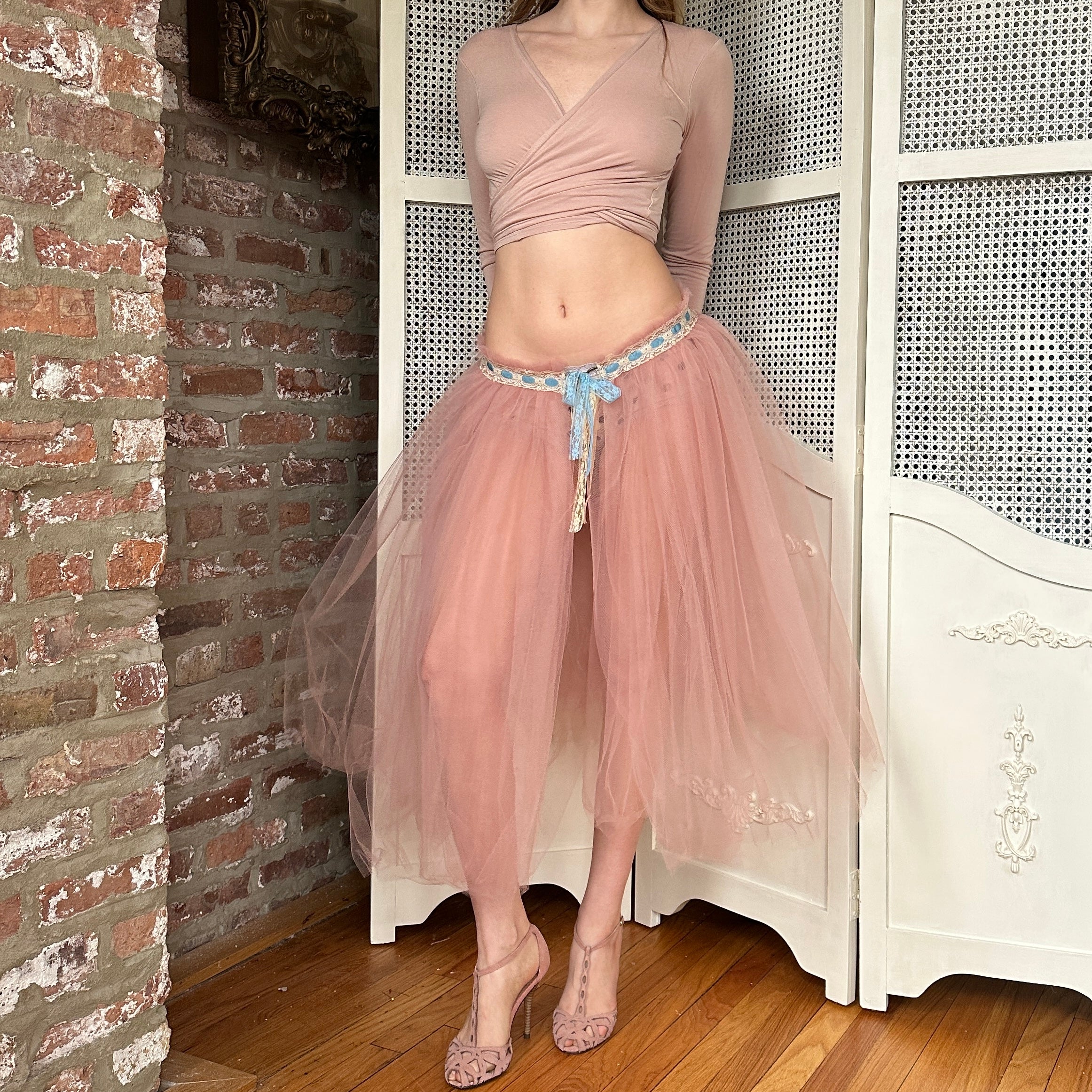 The Devon Ballerina Petticoat Style Midi Skirt (M)
